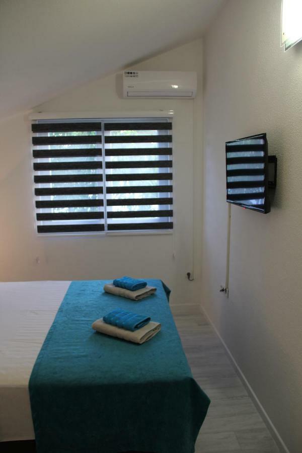 Holiday Home Flora Mostar Bagian luar foto