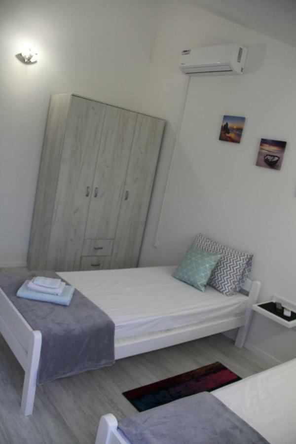Holiday Home Flora Mostar Bagian luar foto