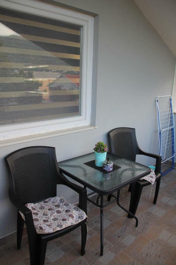 Holiday Home Flora Mostar Bagian luar foto