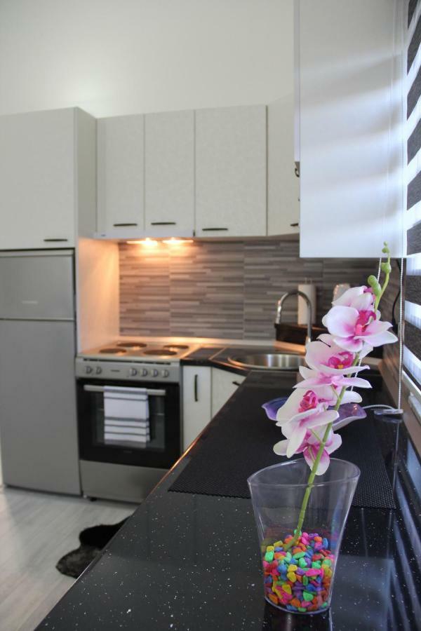 Holiday Home Flora Mostar Bagian luar foto