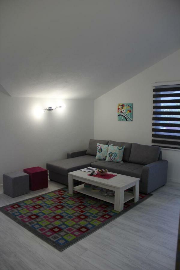 Holiday Home Flora Mostar Bagian luar foto