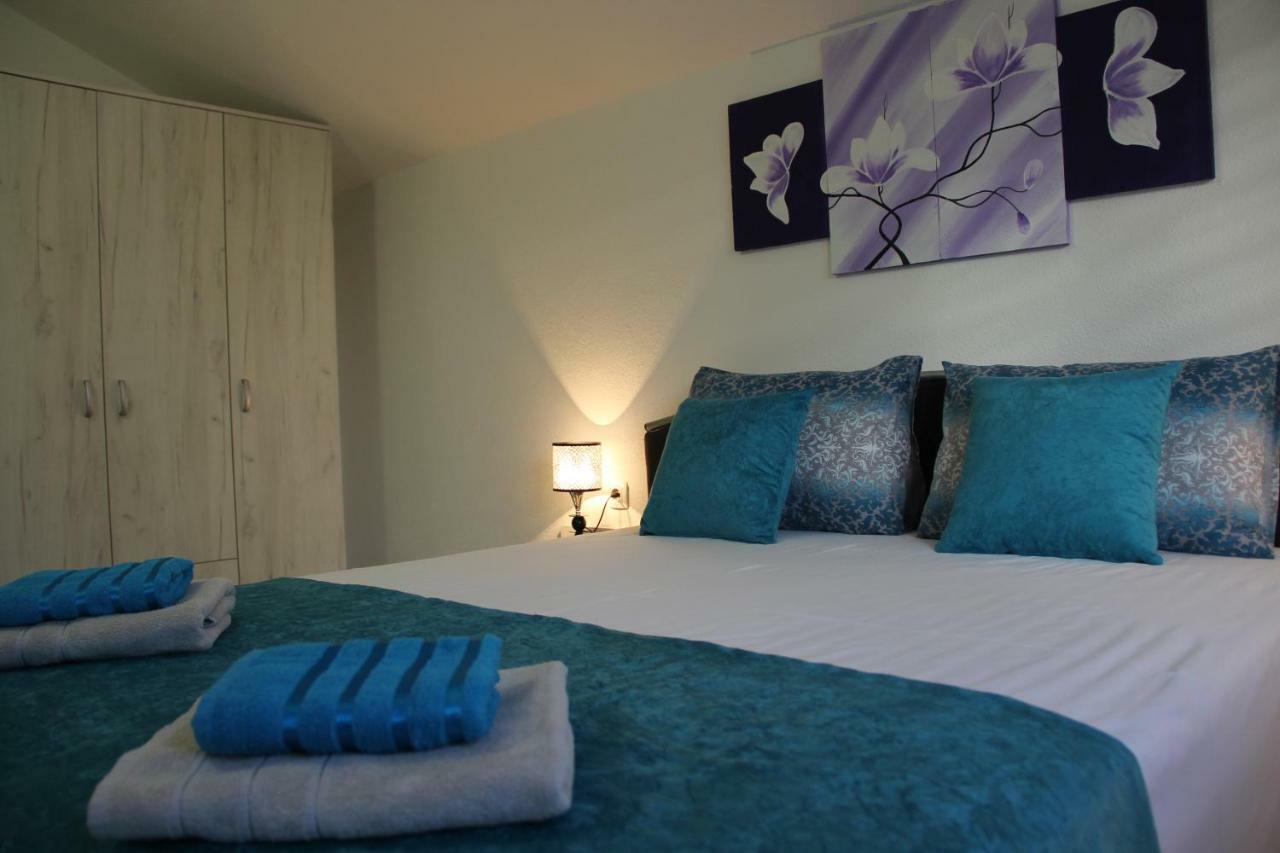 Holiday Home Flora Mostar Bagian luar foto