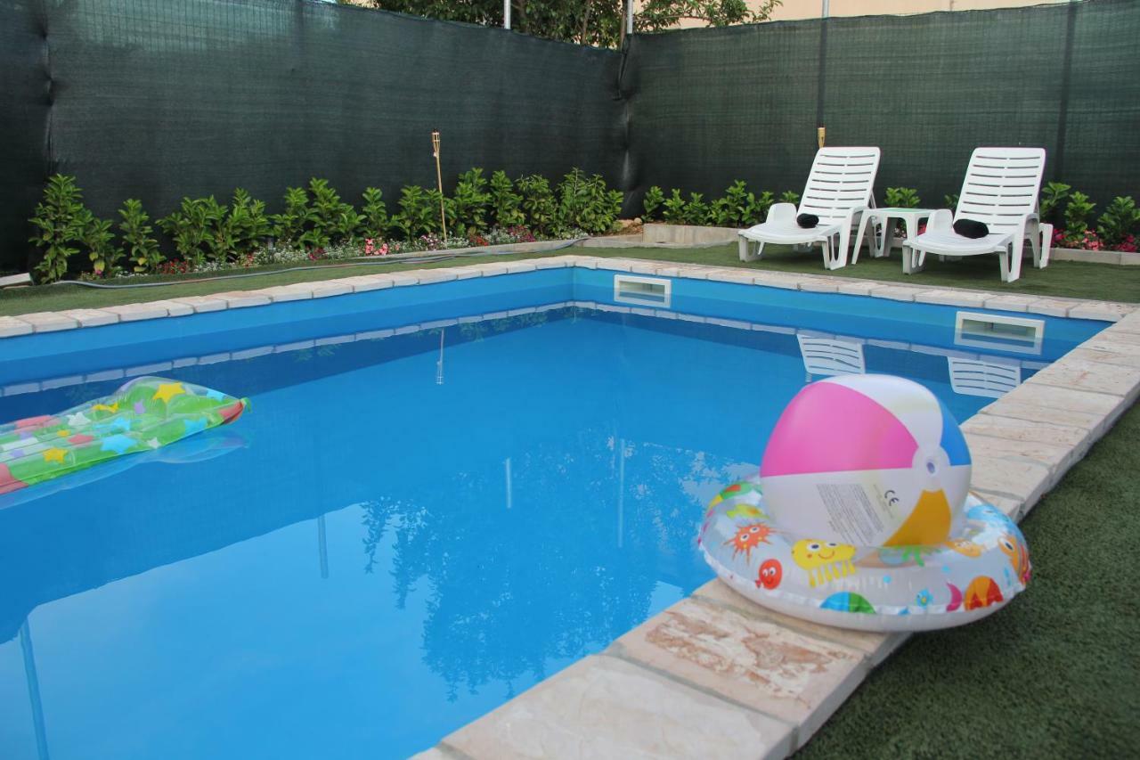 Holiday Home Flora Mostar Bagian luar foto